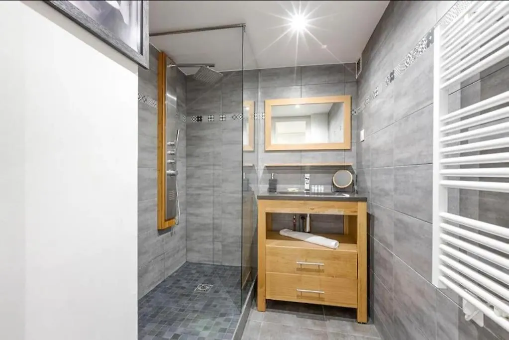 Marais Place Des Vosges Lovely Apartment 4P 1Br Paris