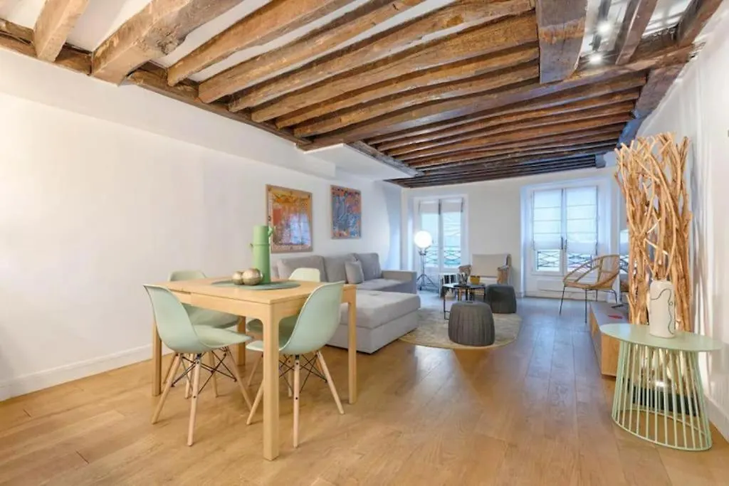 Marais Place Des Vosges Lovely Apartment 4P 1Br Paris