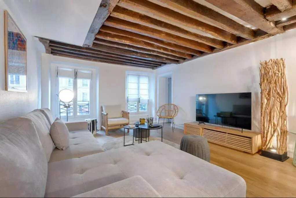 Marais Place Des Vosges Lovely Apartment 4P 1Br Paris