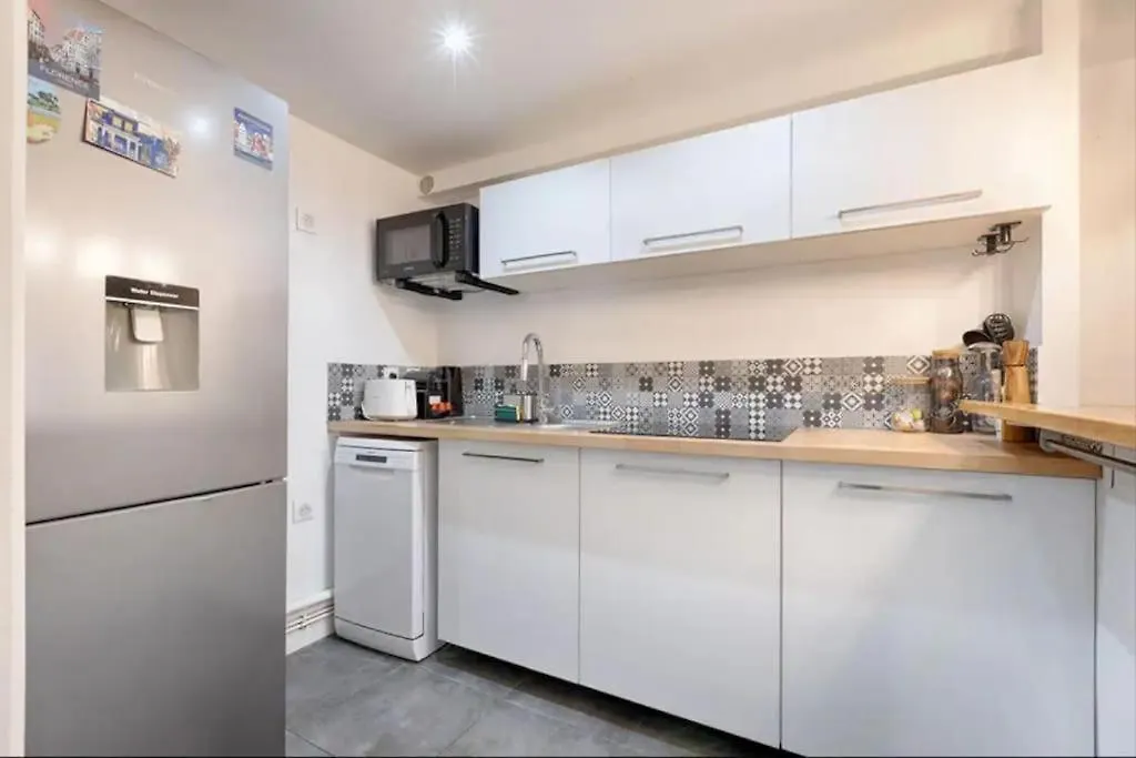 Marais Place Des Vosges Lovely Apartment 4P 1Br Paris France