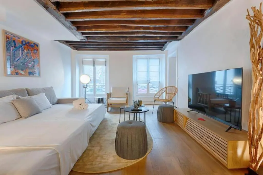 Marais Place Des Vosges Lovely Apartment 4P 1Br Paris France