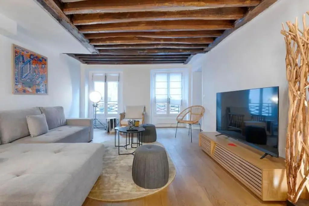 Marais Place Des Vosges Lovely Apartment 4P 1Br Paris