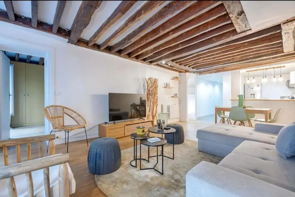 Marais Place Des Vosges Lovely Apartment 4P 1Br Paris